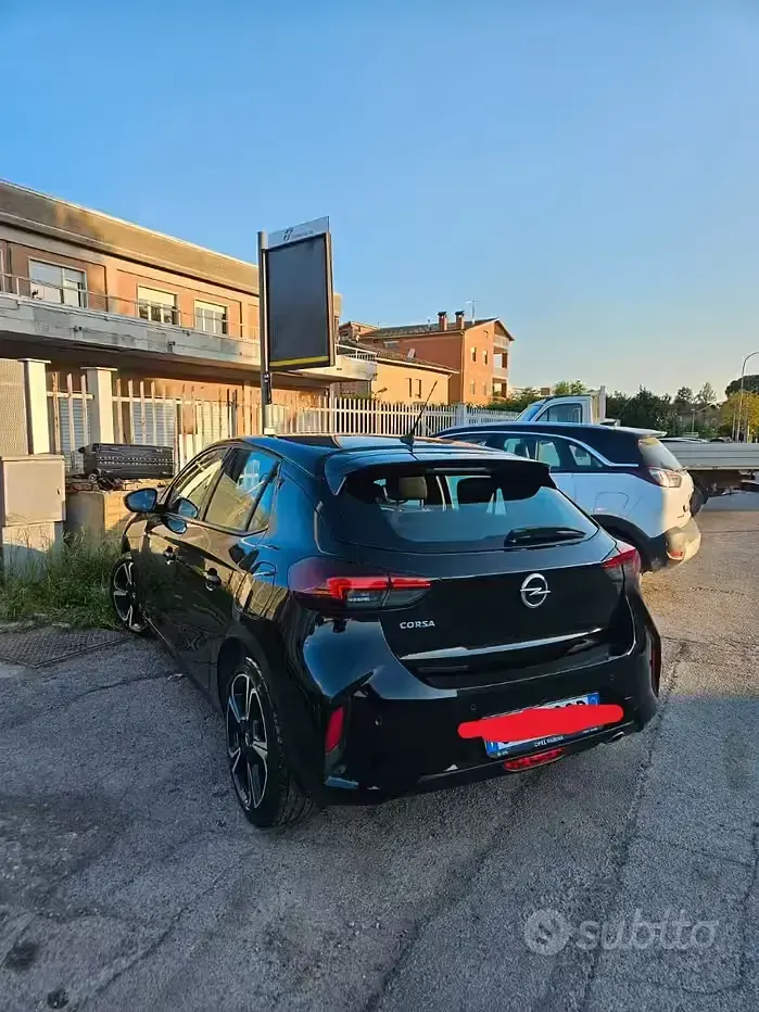Usata Opel Corsa GS Line 102 CV (75 kW) 2020 Nero Utilitaria