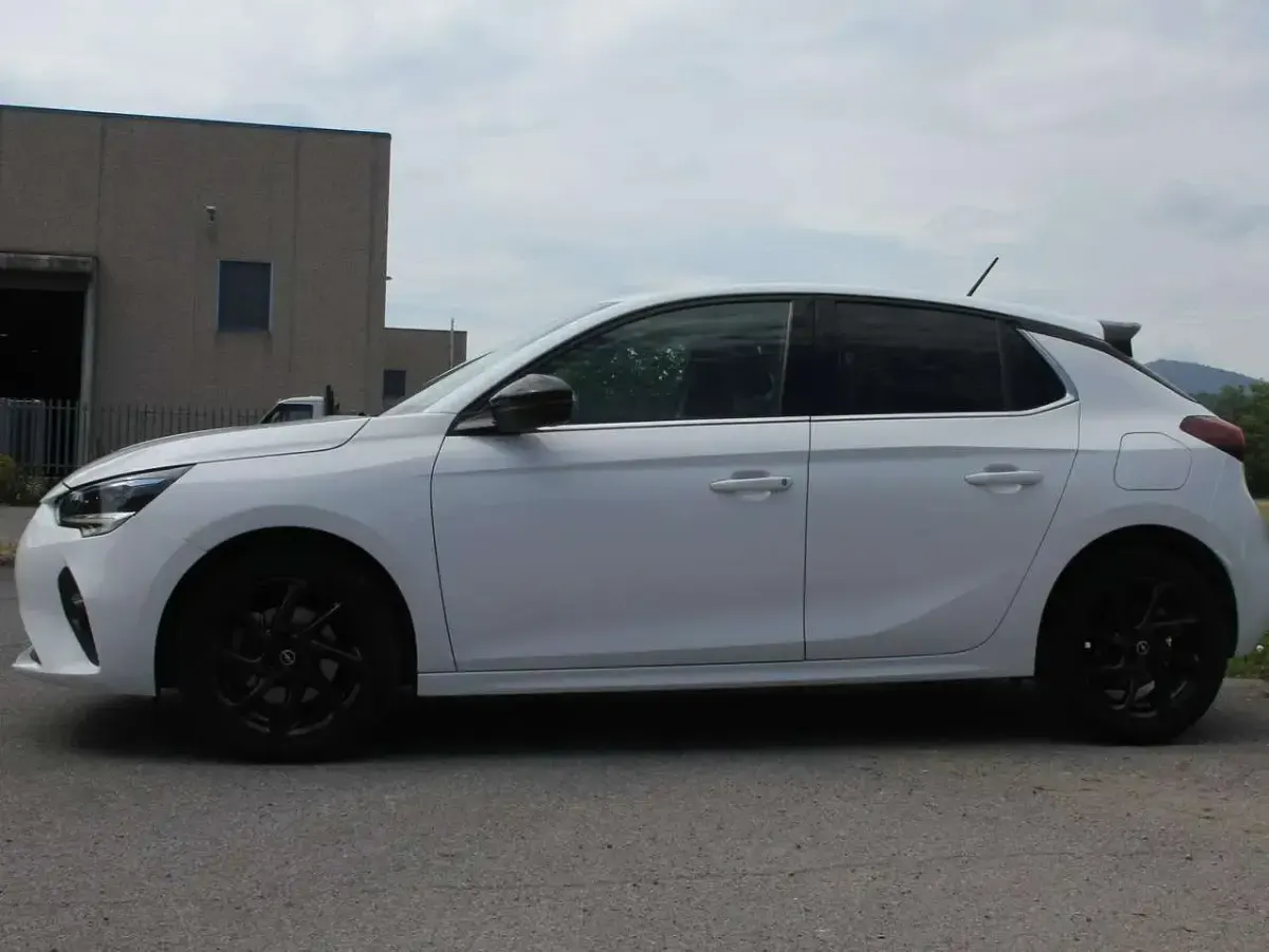 Usata Opel Corsa Elegance 101 CV (74 kW) 2021 Bianco Utilitaria