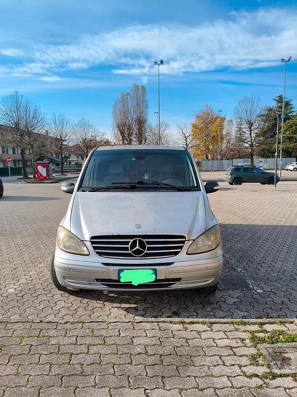 Usata Mercedes Viano 116 CV (85 kW) 2009 Grigio Monovolume