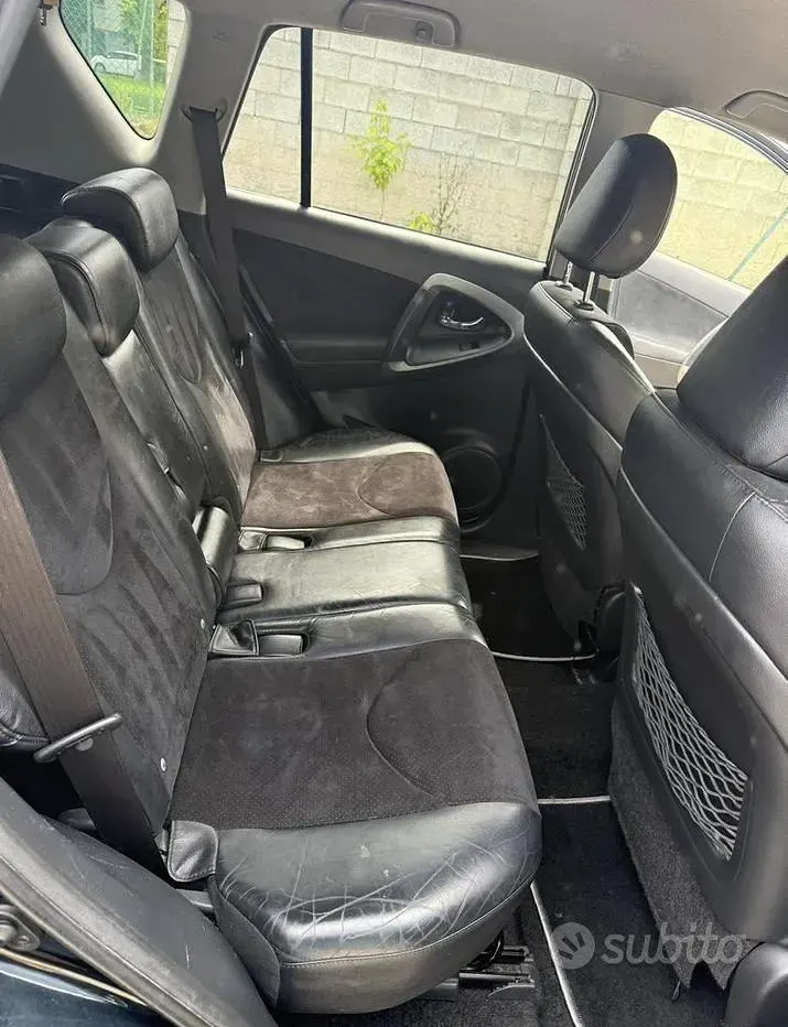 Usata Toyota RAV4 Style 150 CV (110 kW) 2012 Blu/azzurro SUV
