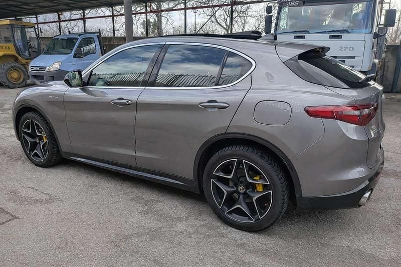 Usata Alfa Romeo Stelvio Ti 209 CV (153 kW) 2021 Bronzo SUV