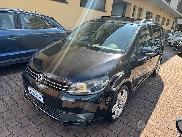 Nero Usata 2013 VW Touran Highline Monovolume | 10.400 € (Buon prezzo) - Immagine 1/4