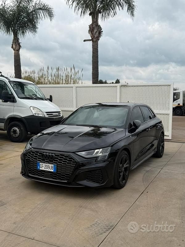 Begagnad Audi A3 S-Line 150 HK (110 kW) 2022 Svart Sedan