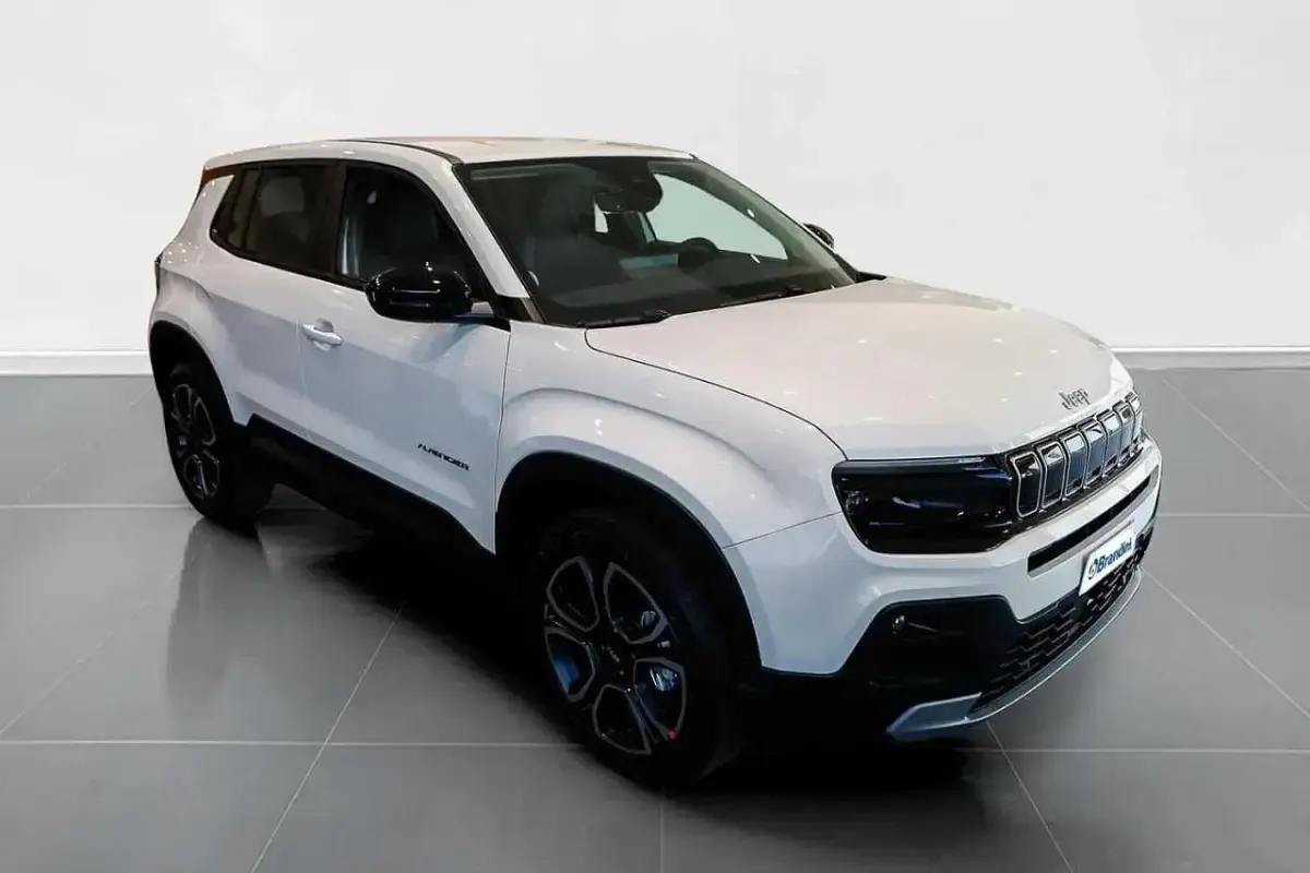 Nuova Jeep Avenger Summit 101 CV (74 kW) 2026 Snow SUV