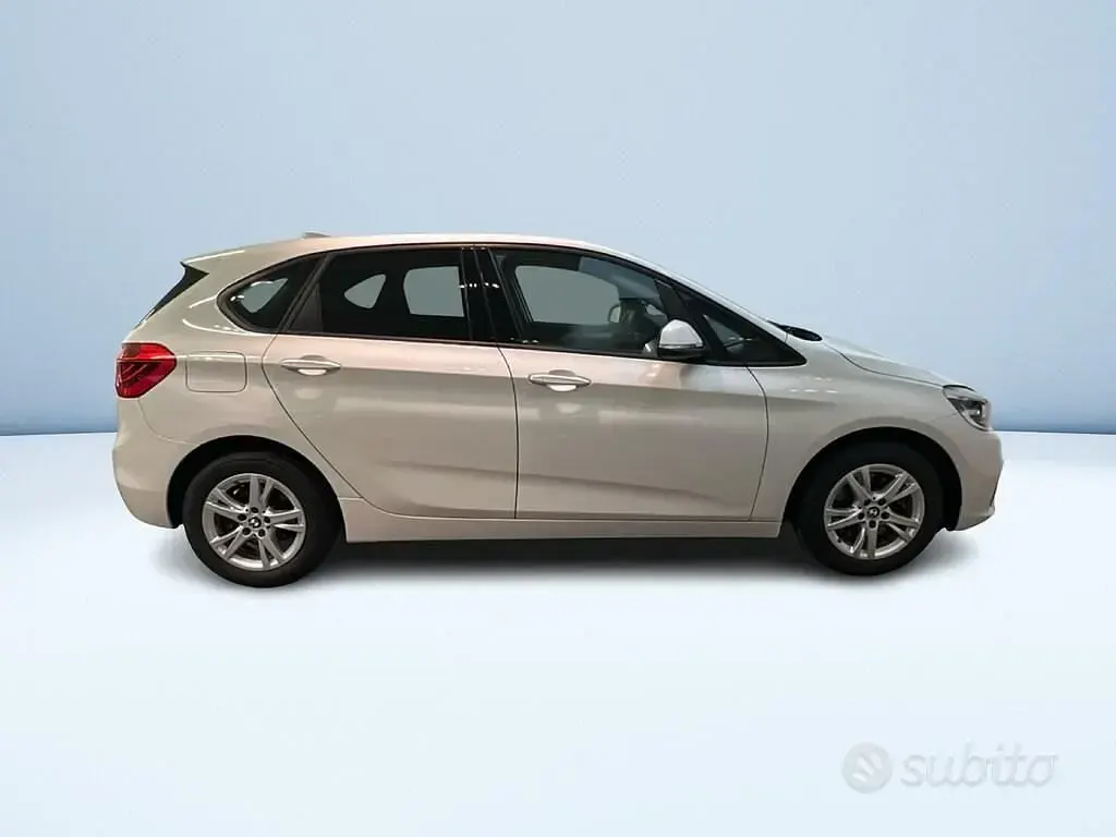 Usata BMW 218 Active Tourer Advantage 136 CV (100 kW) 2015 Bianco pastello Monovolume