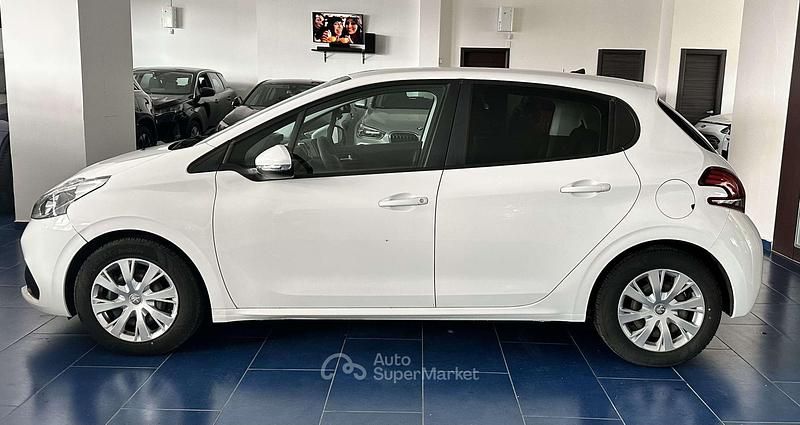 Usata Peugeot 208 102 CV (75 kW) 2019 Bianco Utilitaria