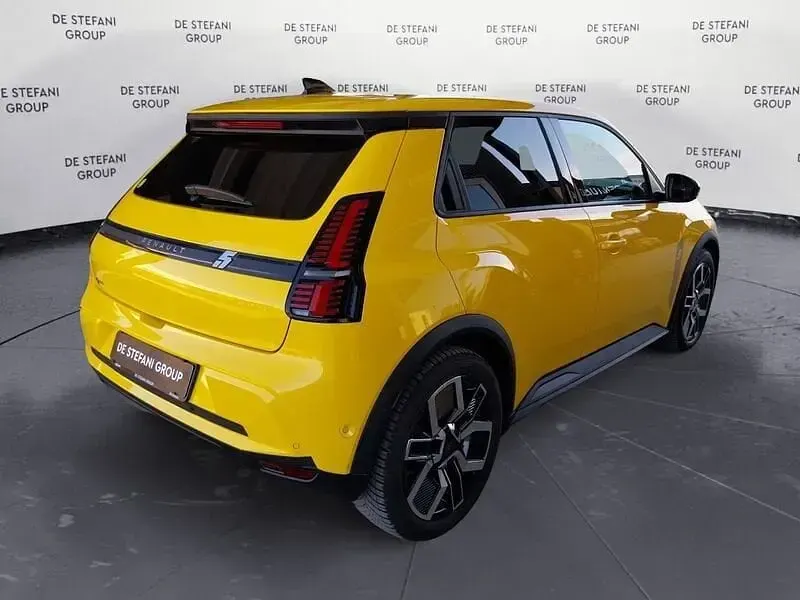 Usata Renault 5 E-Tech Komfort 110 kW (150 CV) 2025 Giallo Utilitaria