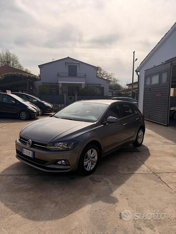 Usata VW Polo Comfortline 95 CV (69 kW) 2020 Grigio Utilitaria