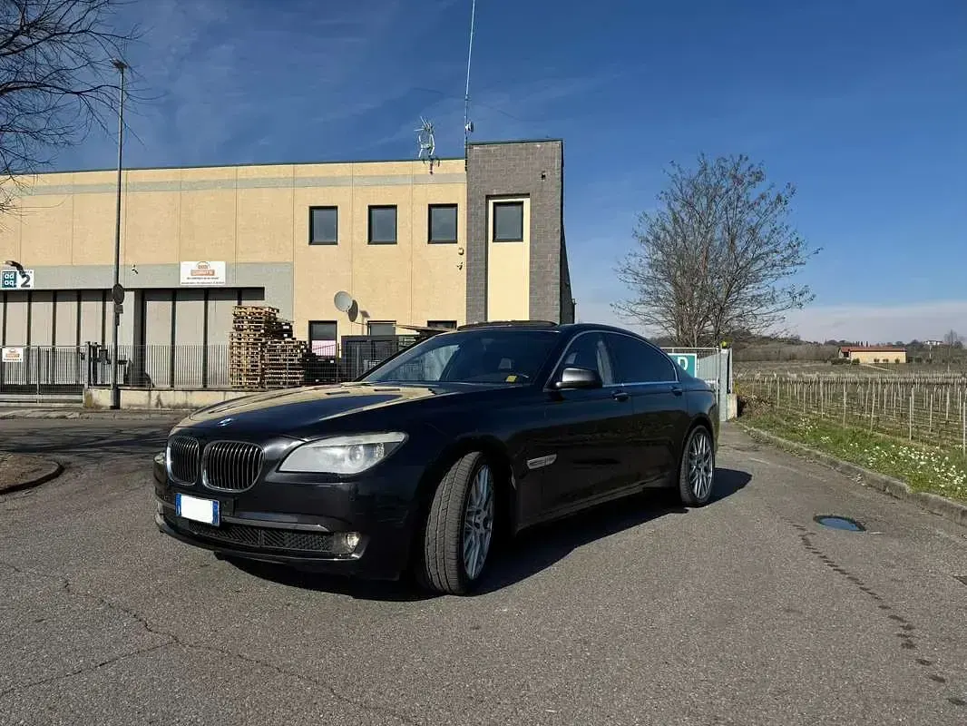 Usata BMW 740 313 CV (230 kW) 2013 Grigio Berlina