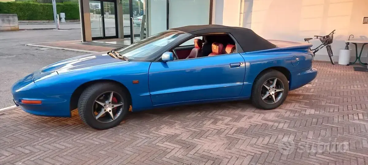 Usata Pontiac Firebird 148 CV (108 kW) 1995 Bluazzurro Cabrio