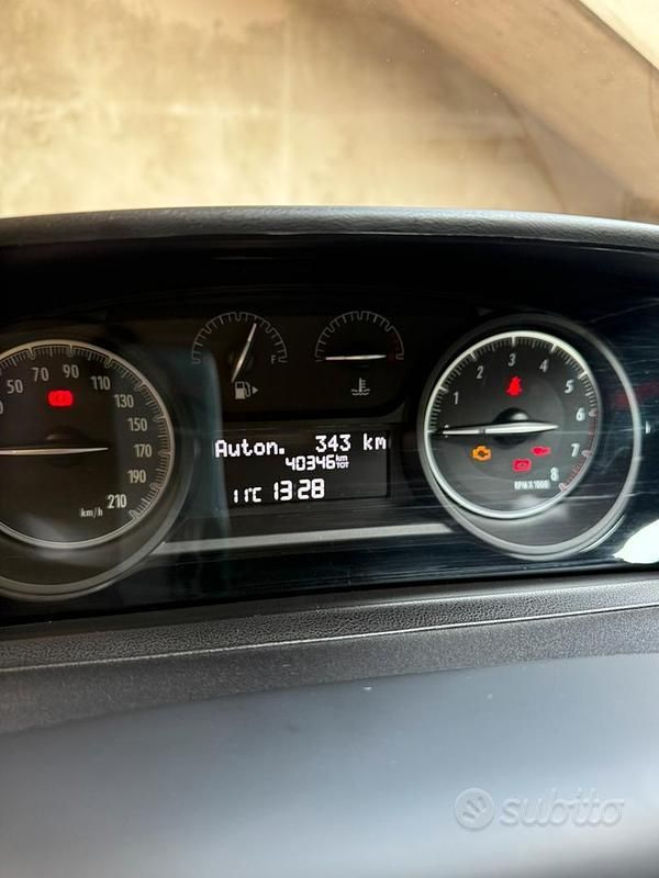 Usata Lancia Ypsilon Gold 69 CV (50 kW) 2018 Blu Utilitaria