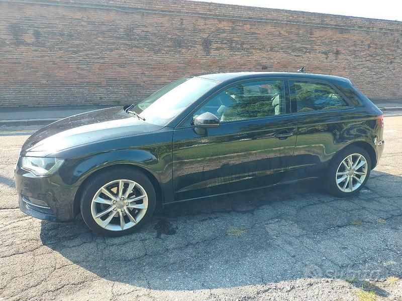 Usata Audi A3 Ambiente 110 CV (80 kW) 2015 Nero Berlina