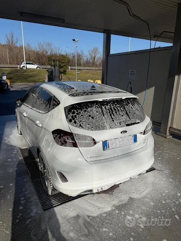 Usata Ford Fiesta ST-Line 86 CV (63 kW) 2018 Bianco Utilitaria