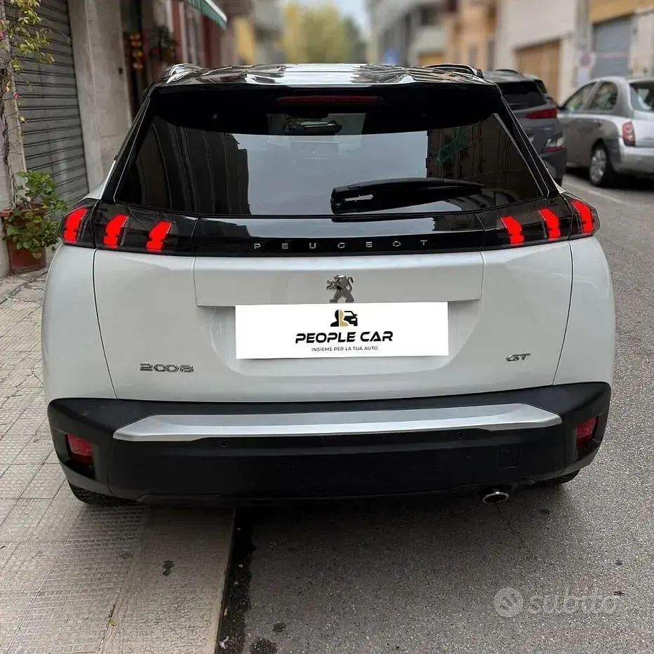 Usata Peugeot 2008 110 CV (80 kW) 2022 Bianco SUV