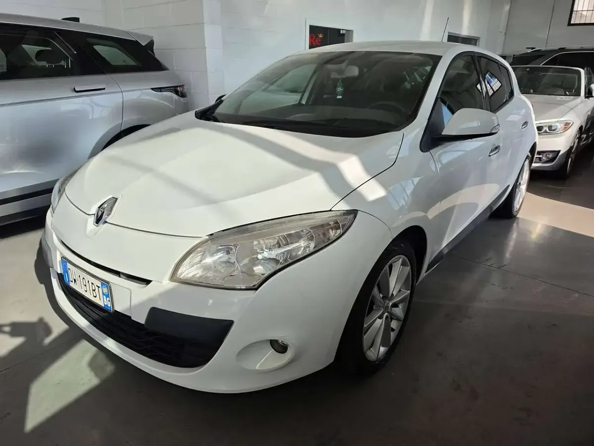Usata Renault Mégane III Dynamique 110 CV (80 kW) 2009 Bianco Berlina