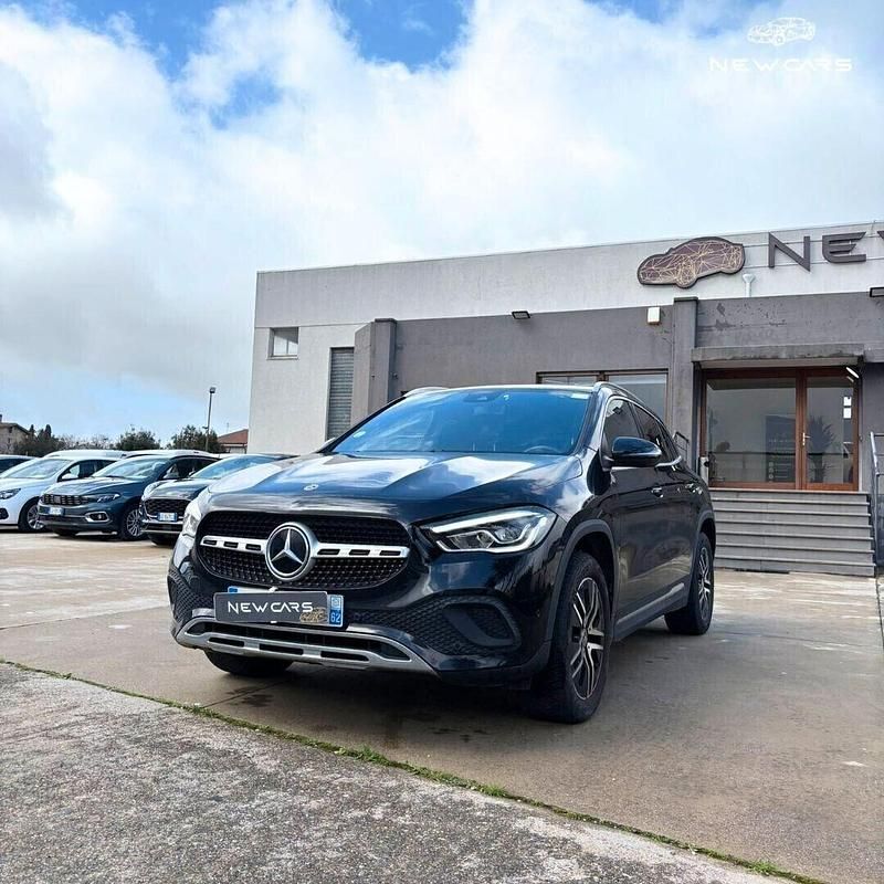 Usata Mercedes GLA200 Business 150 CV (110 kW) 2022 Nero SUV