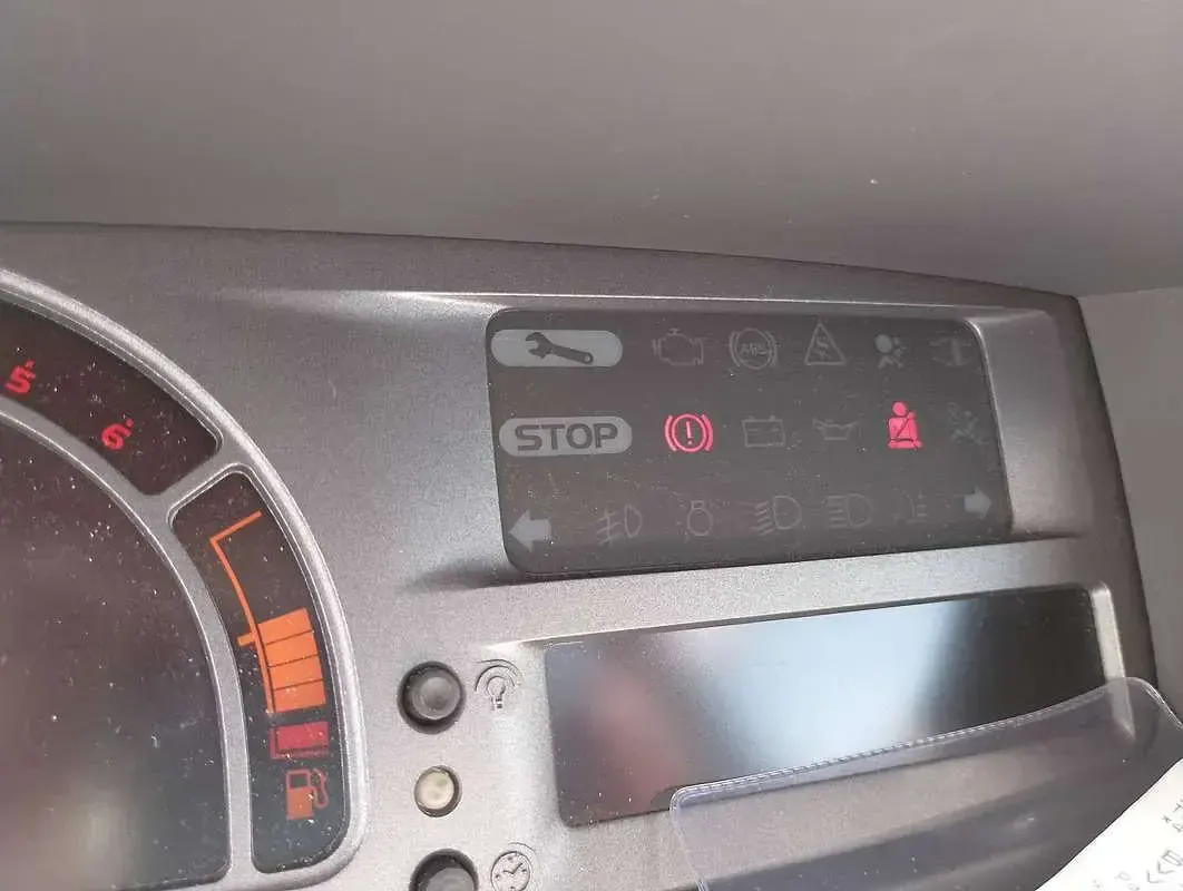 Usata Renault Grand Modus 86 CV (63 kW) 2008 Argento Monovolume