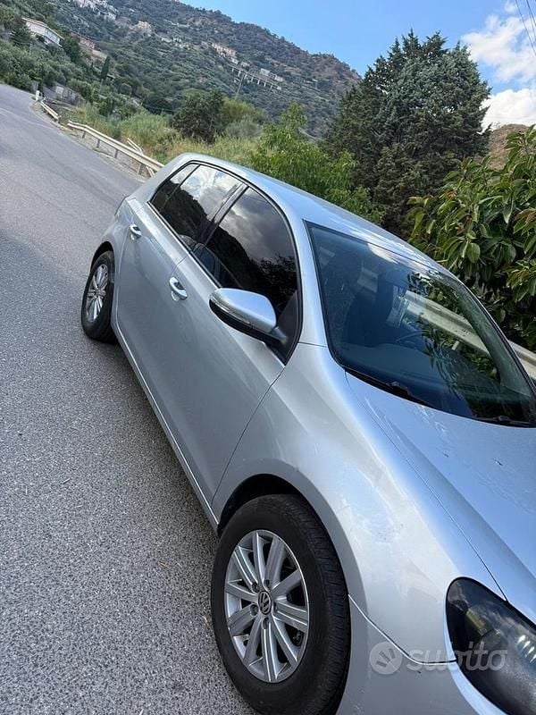 Usata VW Golf VII 105 CV (77 kW) 2014 Grigio Utilitaria