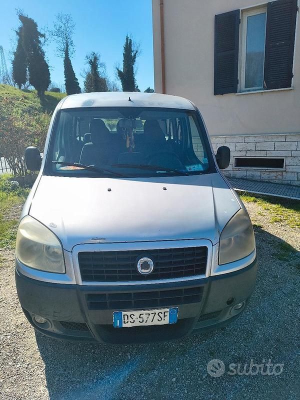 Usata Fiat Doblò 75 CV (55 kW) 2008 Grigio Monovolume