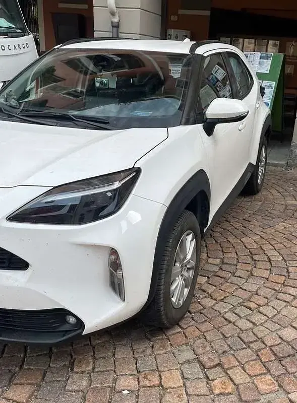 Usata Toyota Yaris Cross Active 92 CV (67 kW) 2023 Bianco SUV