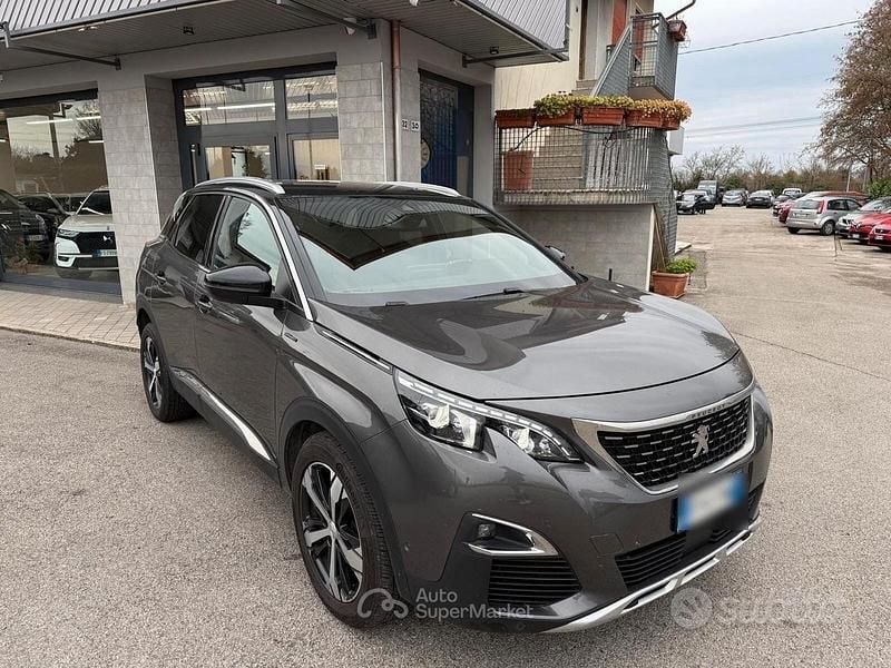 Grigio Usata 2018 Peugeot 3008 GT-line SUV | 14.500 € (Cara) - Immagine 1/4