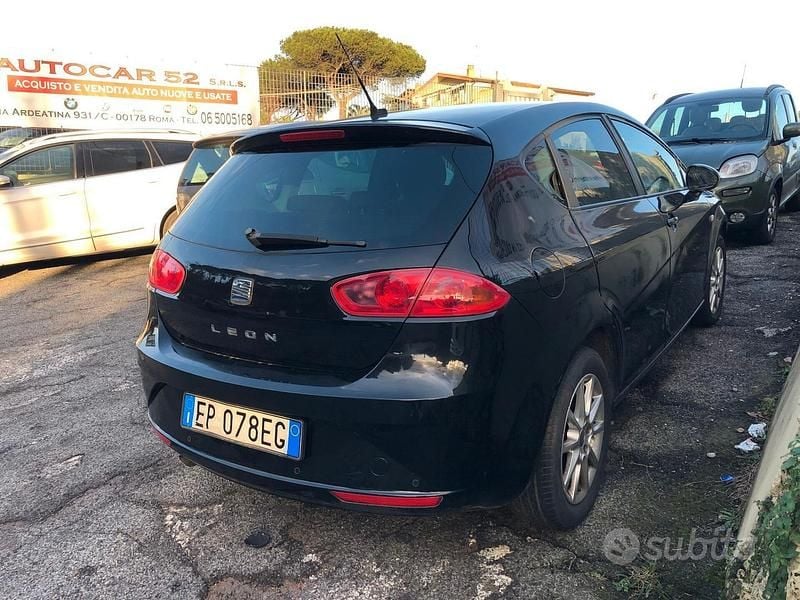 Usata Seat Leon Style 105 CV (77 kW) 2013 Nero Berlina