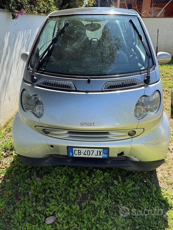 Usata 2002 Smart ForTwo Coupé Utilitaria | 1100 € (Super prezzo) - Immagine 1/4