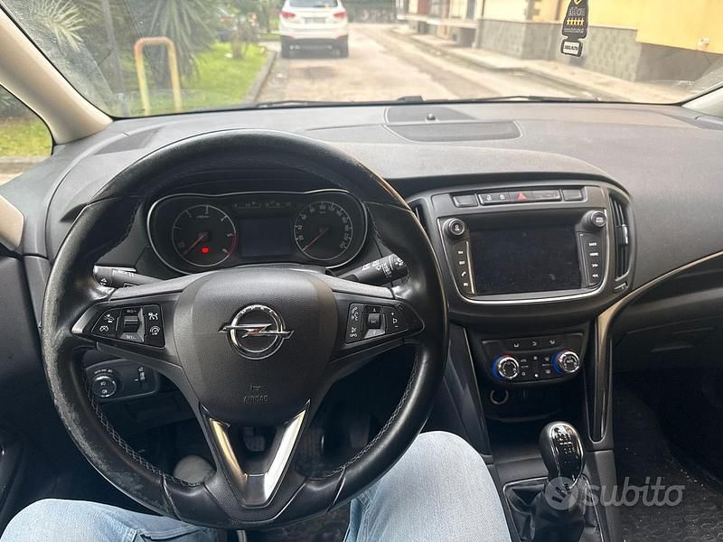Usata Opel Zafira Business 135 CV (99 kW) 2017 Grigio Monovolume