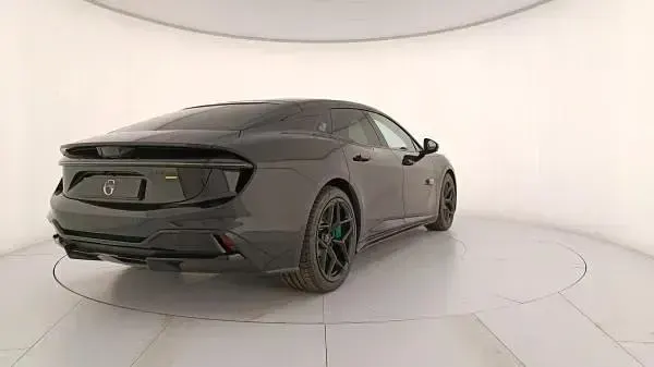 Nuova Lotus Emeya 675 kW (918 CV) 2026 Nero stellar Utilitaria