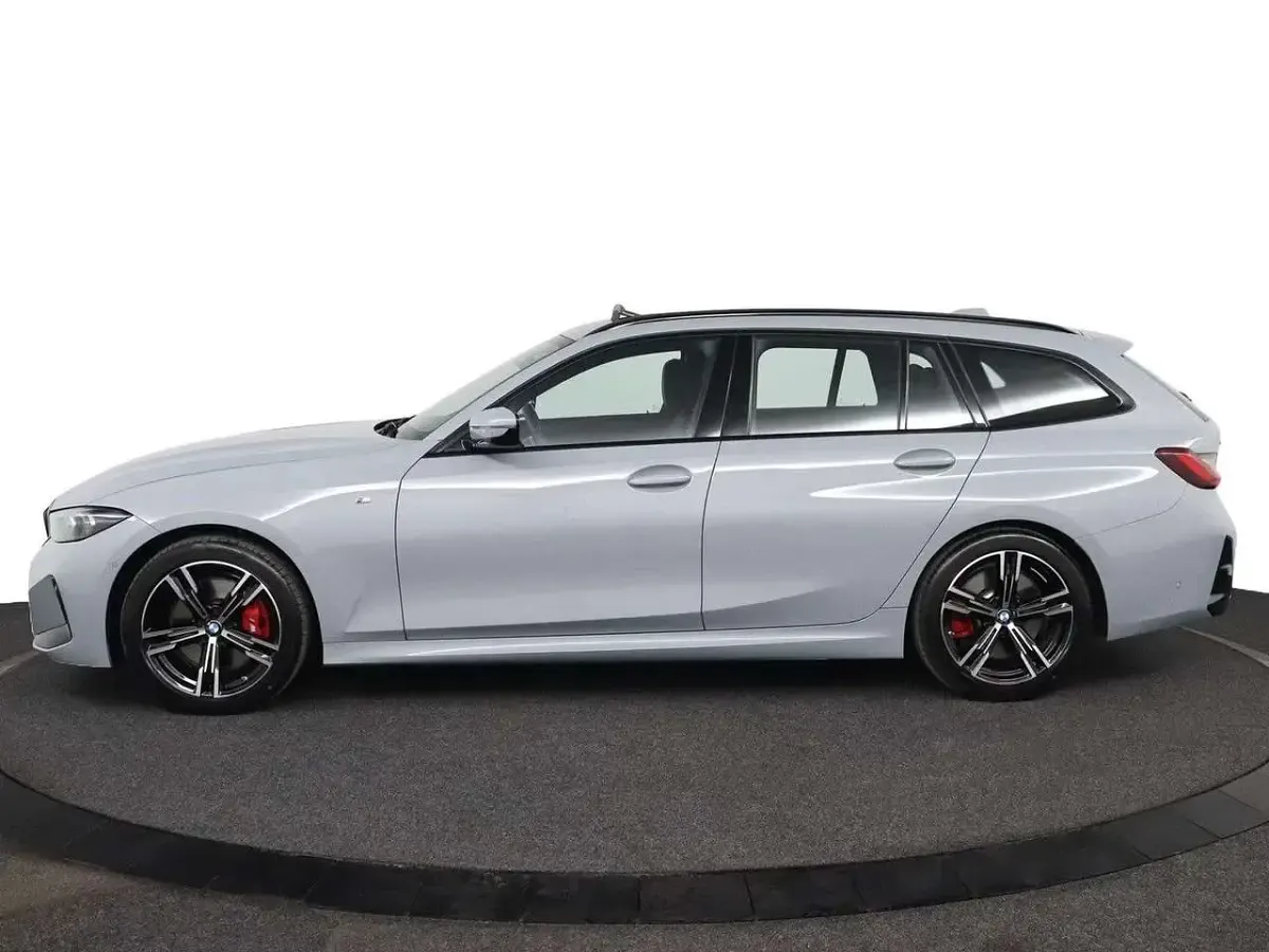 Usata BMW 330 M Sport 245 CV (180 kW) 2025 Grigio Station wagon
