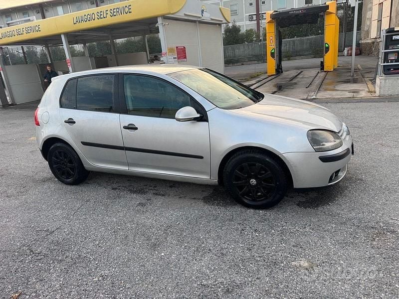 Begagnad VW Golf IV Sportline 150 HK (110 kW) 2004 Grå Sedan