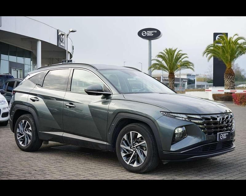Usata Hyundai Tucson 136 CV (100 kW) 2022 Grigio/verde SUV