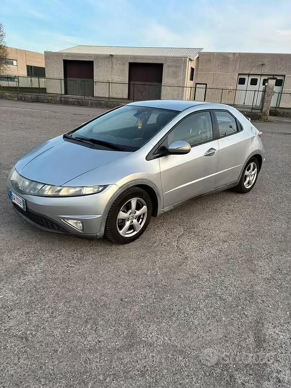 Usata Honda Civic 83 CV (61 kW) 2008 Grigio Berlina