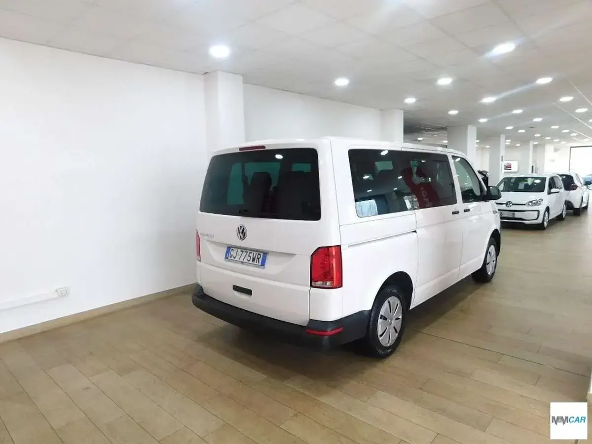 Usata VW Caravelle Trendline 110 CV (80 kW) 2022 Bianco Furgone