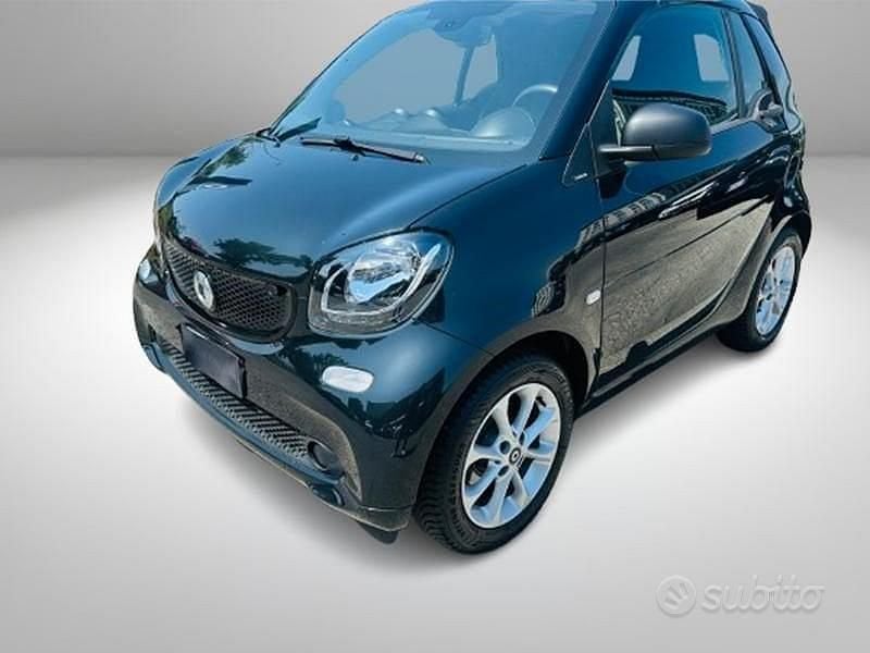 Nero Usata 2017 Smart ForTwo Cabrio Passion Cabrio | 16.500 € (Molto cara) - Immagine 1/4