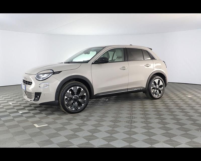 Usata Fiat 600 La Prima 100 CV (73 kW) 2025 Sabbia metallizzato SUV