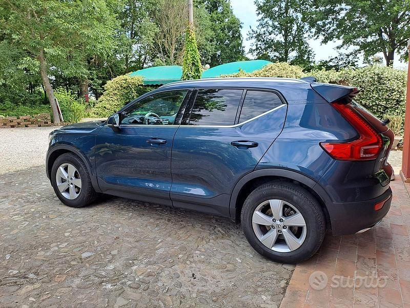 Usata Volvo XC40 190 CV (139 kW) 2019 Blu SUV