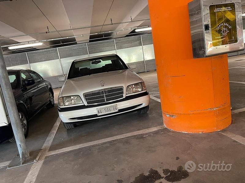 Usata Mercedes C180 122 CV (89 kW) 1995 Bianco Berlina