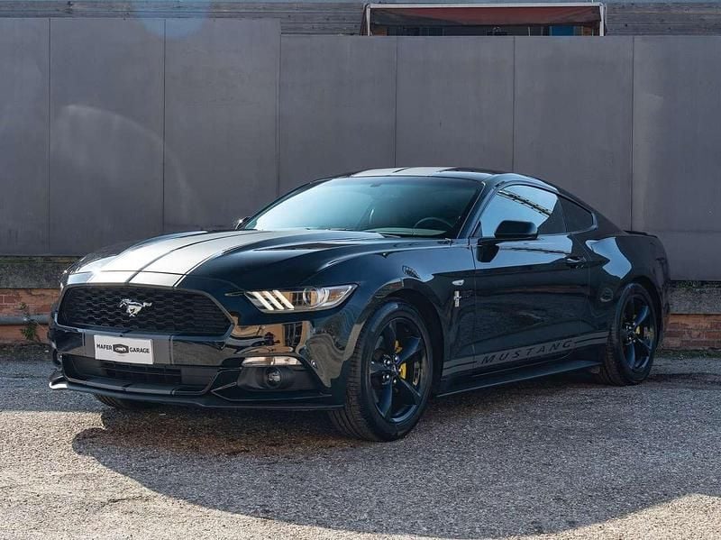 Usata Ford Mustang Fastback 306 CV (225 kW) 2016 Nero pastello Coupé