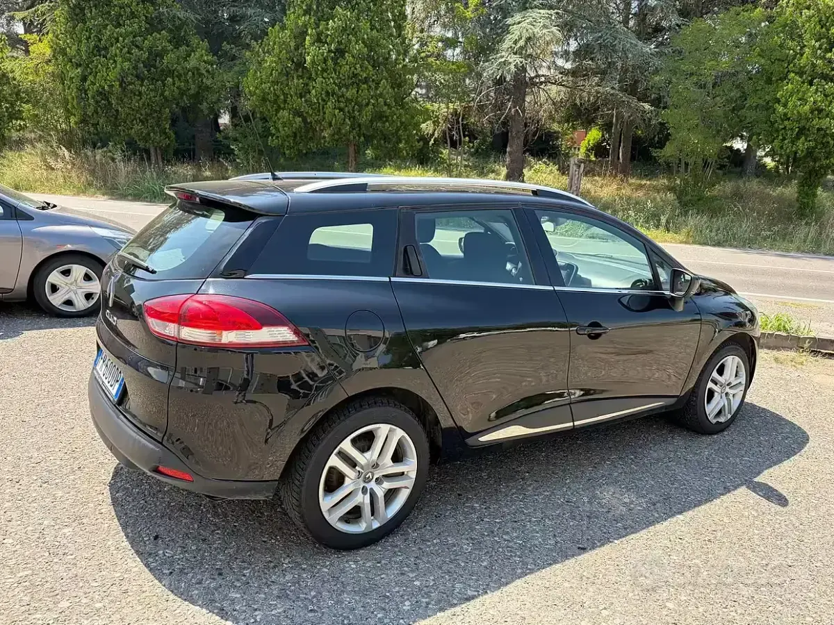 Usata Renault Clio 90 CV (66 kW) 2018 Nero Station wagon