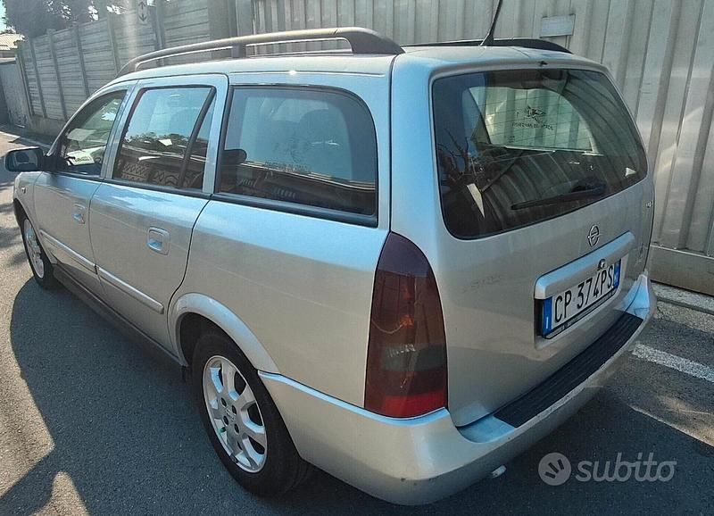 Usata Opel Astra Club 101 CV (74 kW) 2007 Argento Station wagon