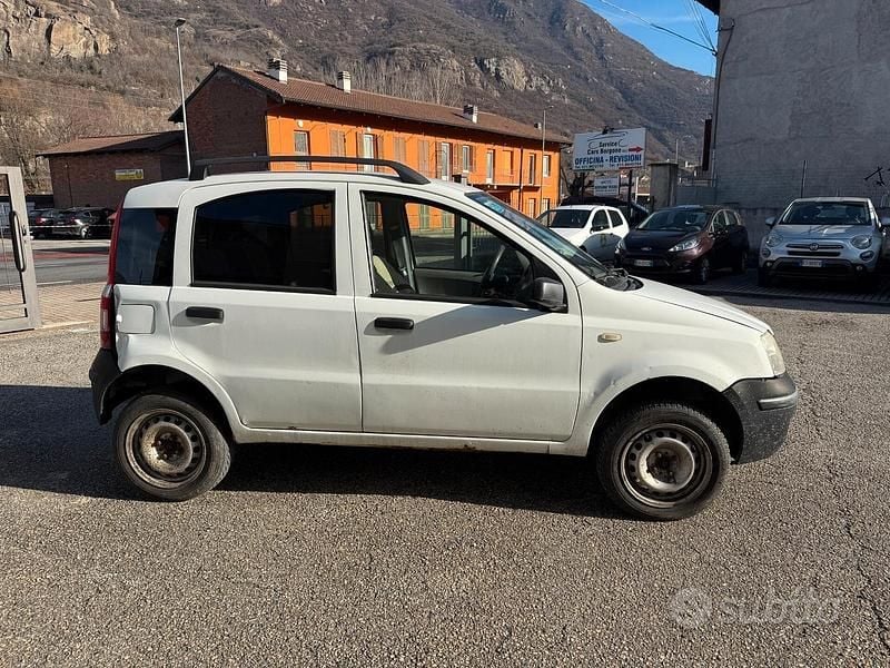 Usata Fiat Panda 4x4 69 CV (50 kW) 2006 Bianco Utilitaria