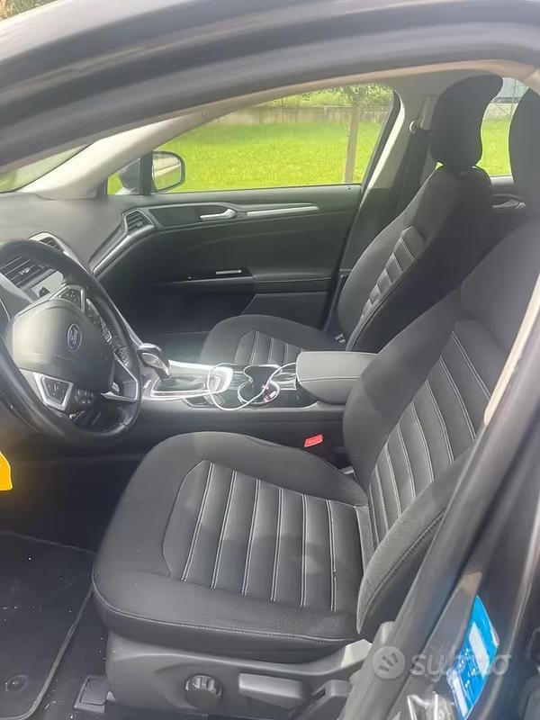 Usata Ford Mondeo 150 CV (110 kW) 2017 Grigio Station wagon