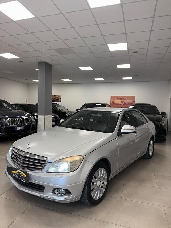 Usata Mercedes C220 169 CV (124 kW) 2007 Argento Berlina