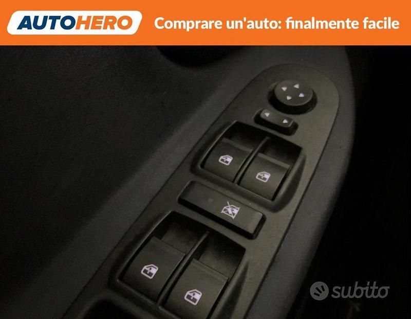 Usata Lancia Ypsilon 69 CV (50 kW) 2023 Nero Utilitaria