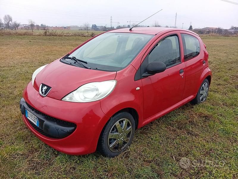Rosso Usata 2007 Peugeot 107 Due volumi | 2450 € (Ottimo prezzo) - Immagine 1/4