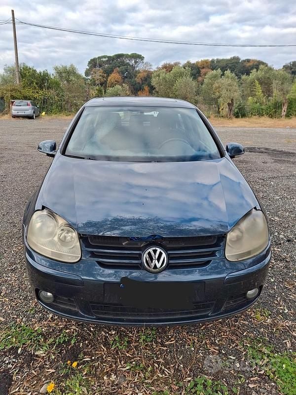 Blu Usata 2005 VW Golf V Tre volumi | 2000 € (Super prezzo) - Immagine 1/4