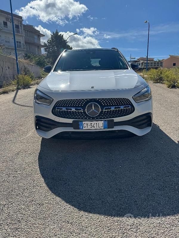 Bianco Usata 2021 Mercedes GLA200 AMG Line Premium Plus SUV | 35.500 € (Molto cara) - Immagine 1/4
