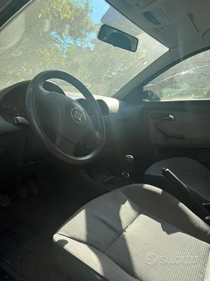 Usata Seat Ibiza 64 CV (47 kW) 2003 Grigio Utilitaria