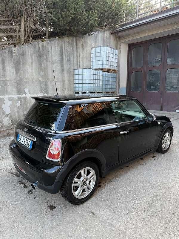 Usata Mini ONE 75 CV (55 kW) 2011 Nero Utilitaria